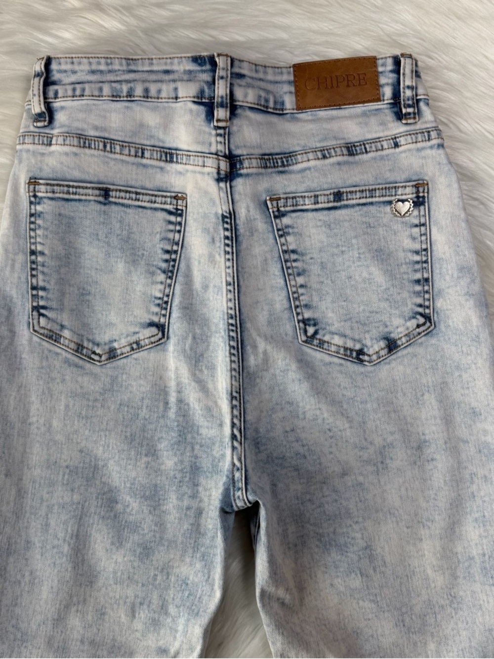 Chipre Ethos High-Waisted Skinny Jean - Picture 10 of 14